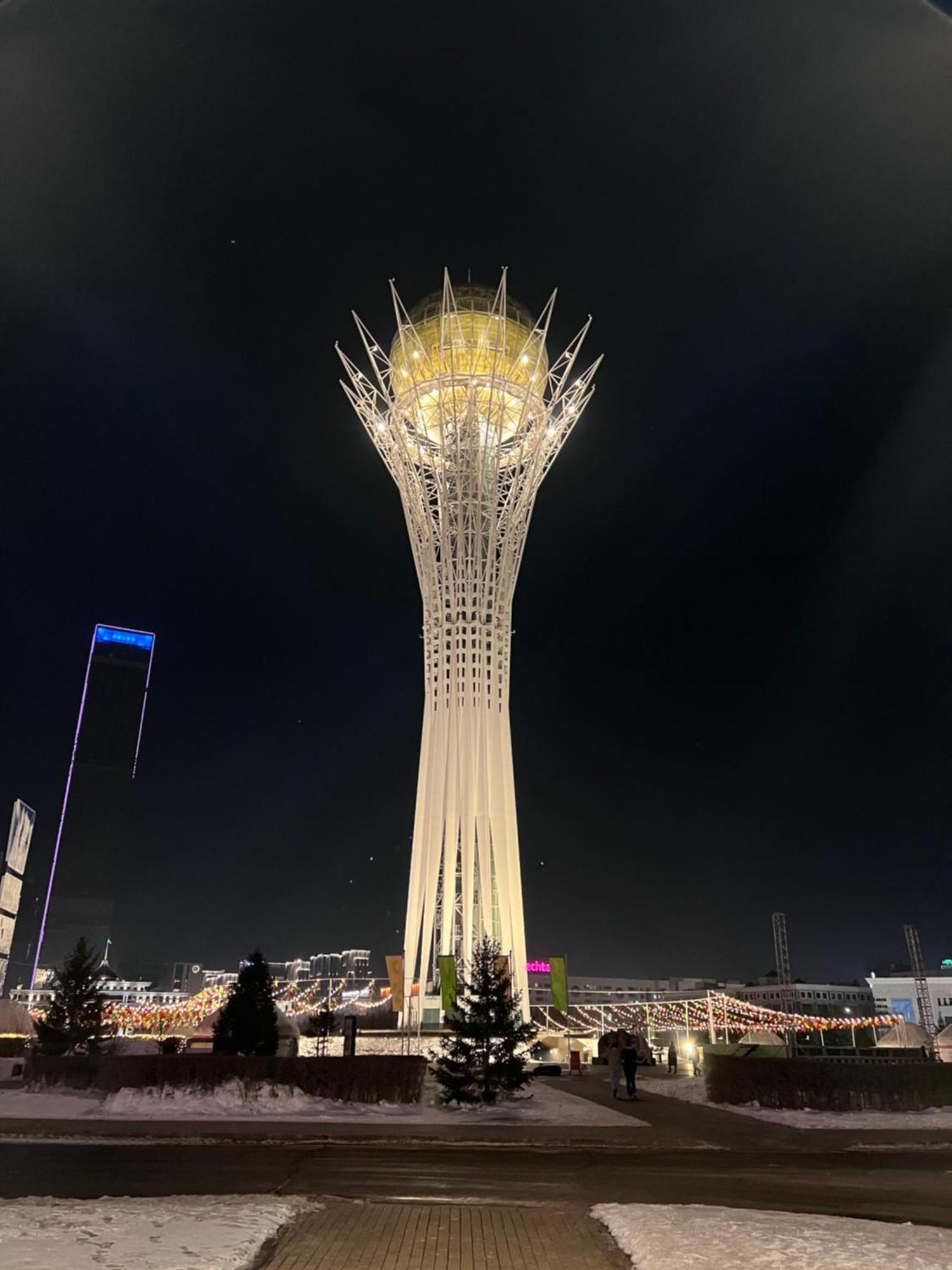 7 Очень Теплая Возле Байтерека Квартира Для 1-4 Человек Astana Eksteriør bilde