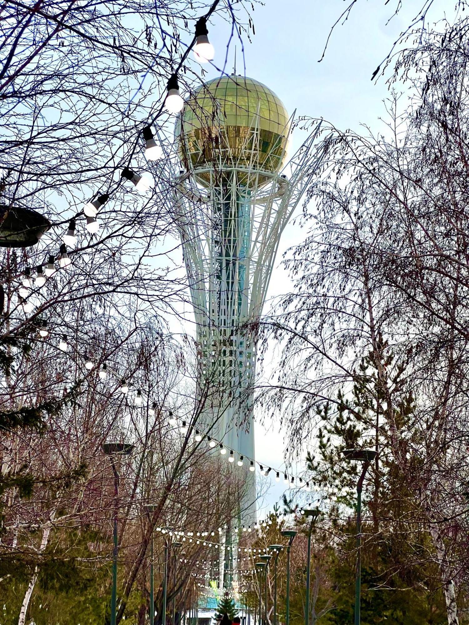 7 Очень Теплая Возле Байтерека Квартира Для 1-4 Человек Astana Eksteriør bilde